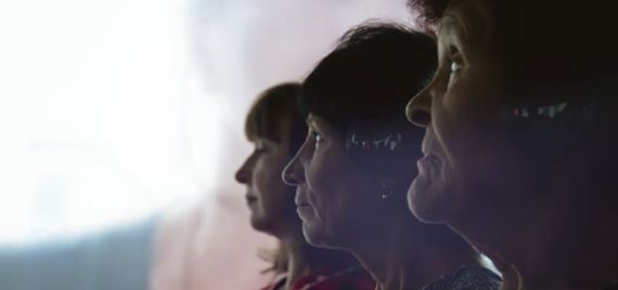 Festival Jeden svet 2026: Top 10 filmov o put�ch, ktor� zv�zuj� aj sp�jaj�